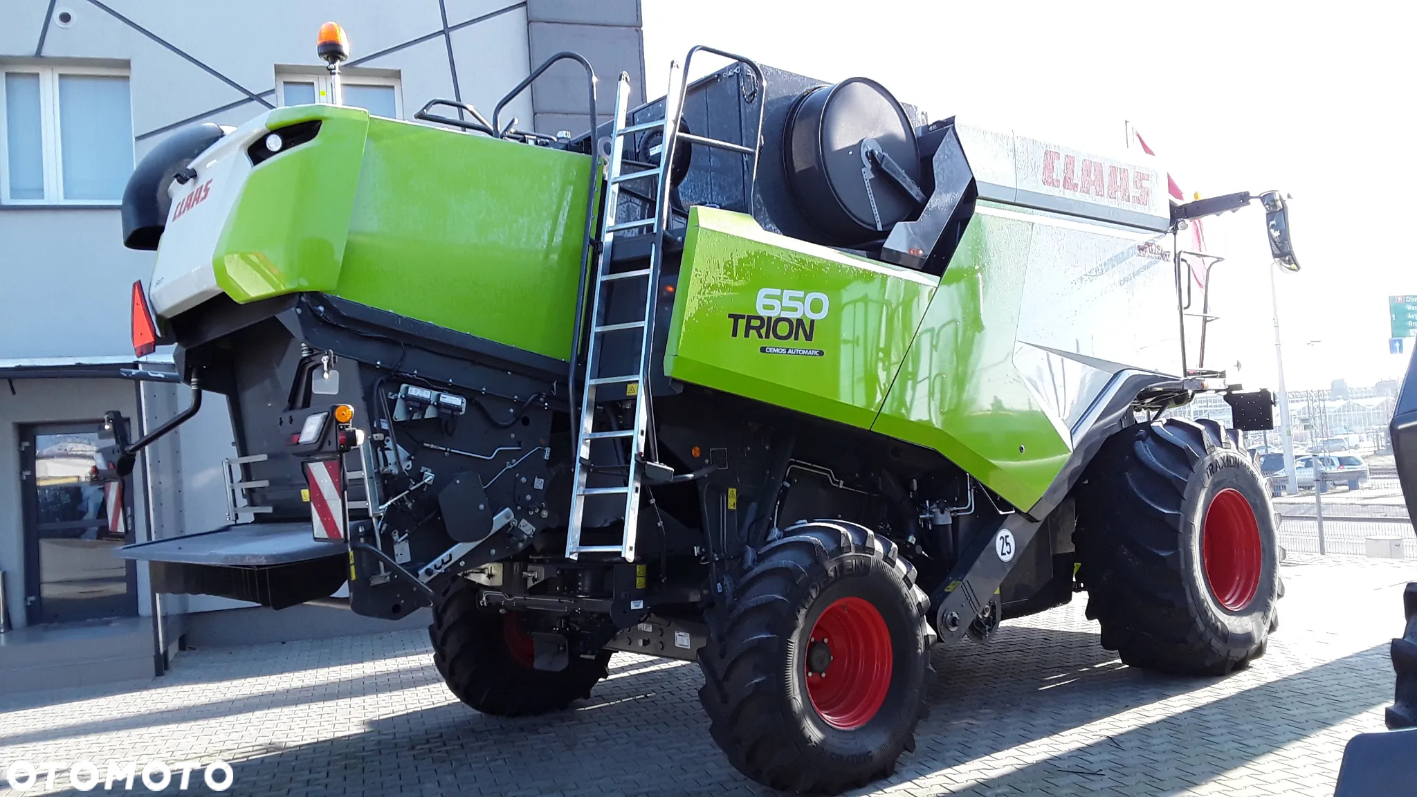 Claas TRION 650 - 4