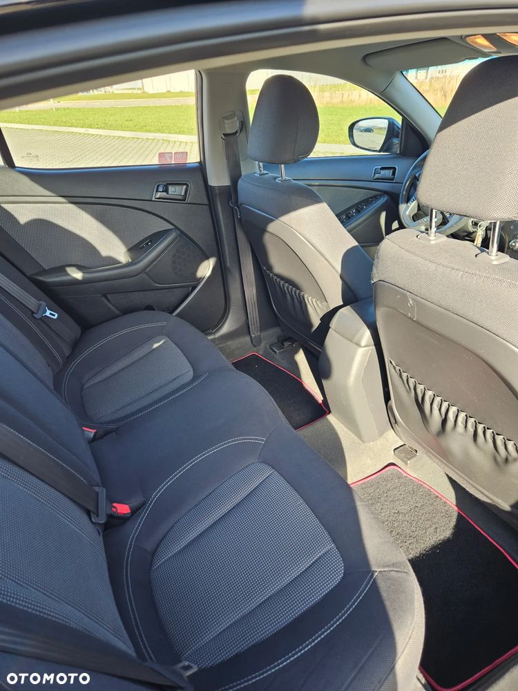 Kia Optima 1.7 CRDi L - 12