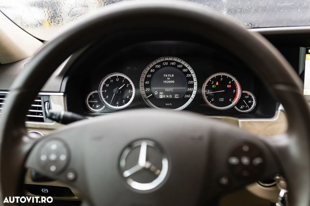 Mercedes-Benz E 250 T CDI DPF BlueEFFICIENCY Automatik Elegance - 17