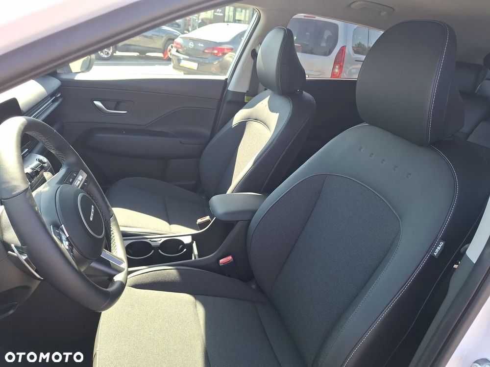 Hyundai Kona 65kWh Executive - 11