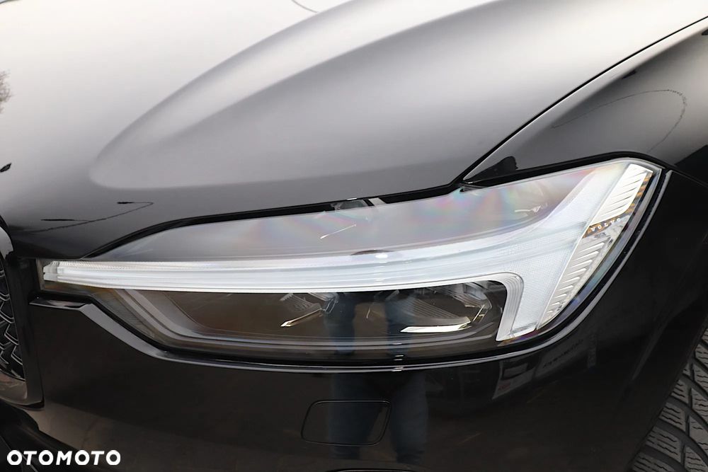 Volvo XC 60 B5 B AWD Ultra Black Edition - 24