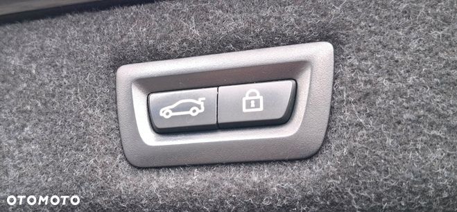 BMW Seria 5 540i GPF xDrive - 35