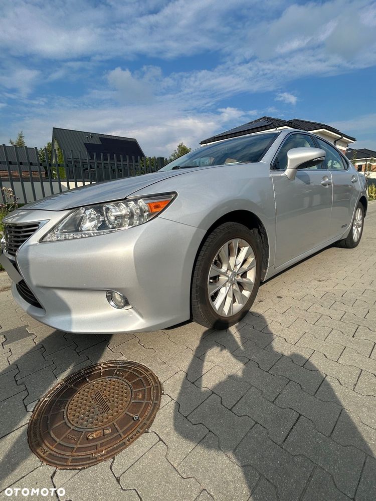 Lexus ES - 3
