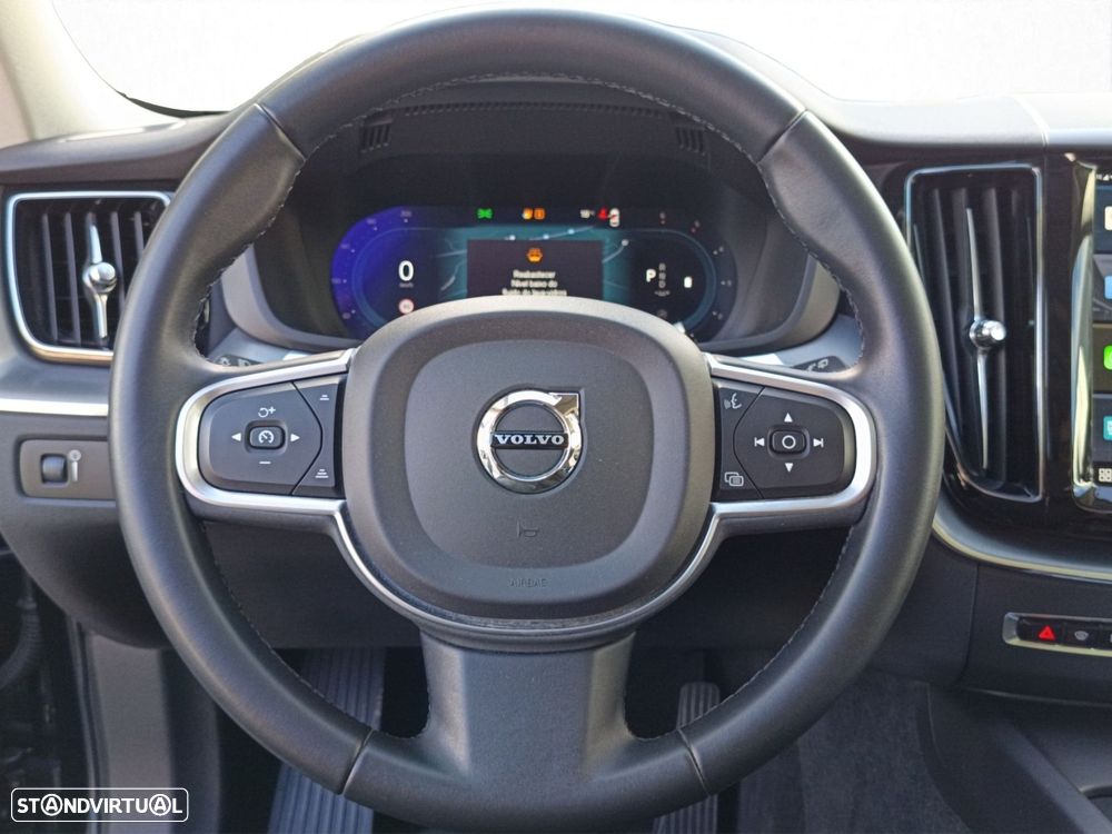 Volvo XC 60 2.0 B4 Momentum Plus Geartronic - 15