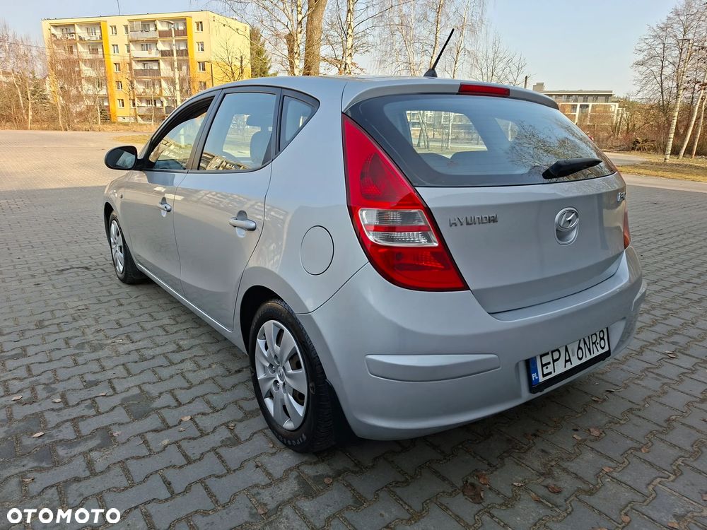 Hyundai i30 1.6 CRDi Classic + - 4