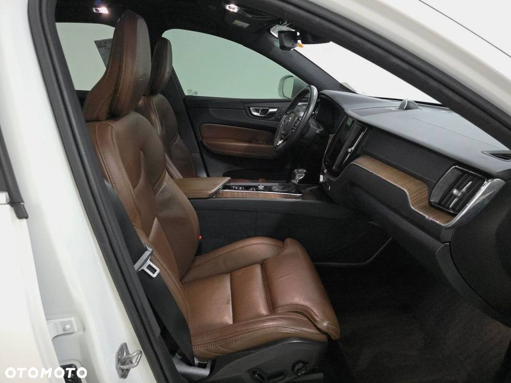 Volvo XC 60 T6 AWD Geartronic Inscription - 9
