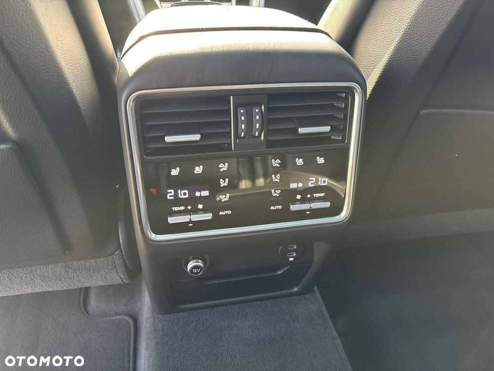 Porsche Cayenne - 14