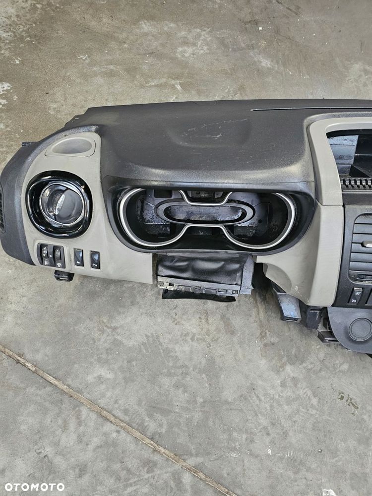 renault trafic iii deska rozdzielcza konsola kokpit - 6