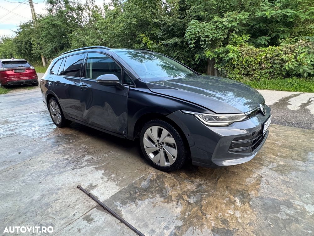 Volkswagen Golf 1.5 eTSI DSG MHEV Advanced - 5