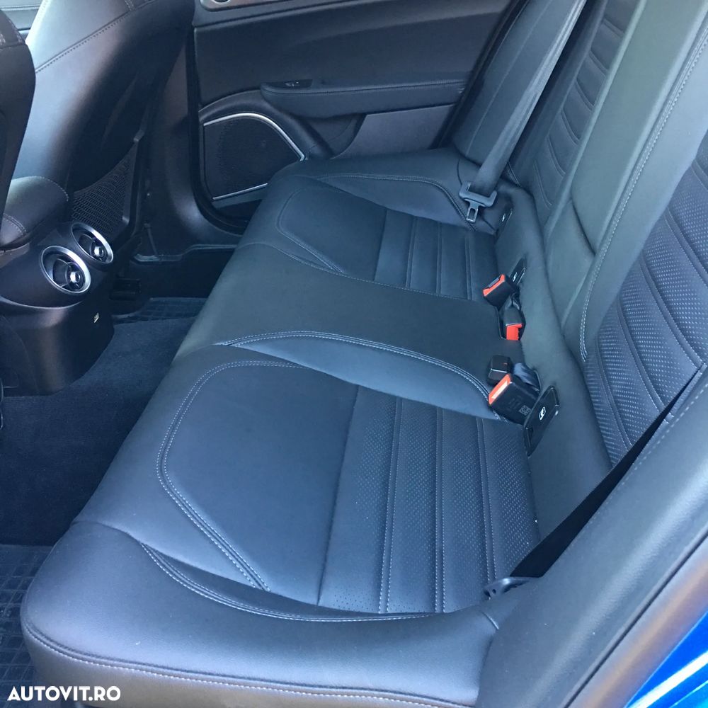 Alfa Romeo Giulia 2.0 Turbo 16V AT8 Veloce - 14