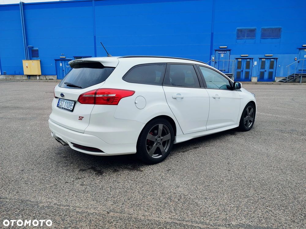 Ford Focus ST - 5