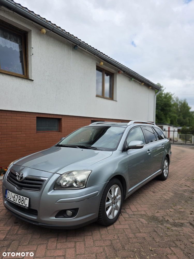 Toyota Avensis 2.0 D-4D Luna - 2