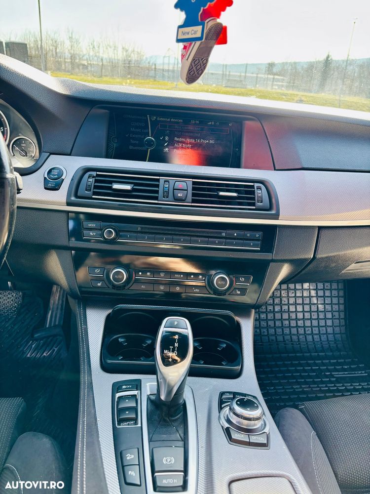 BMW Seria 5 525d xDrive - 4