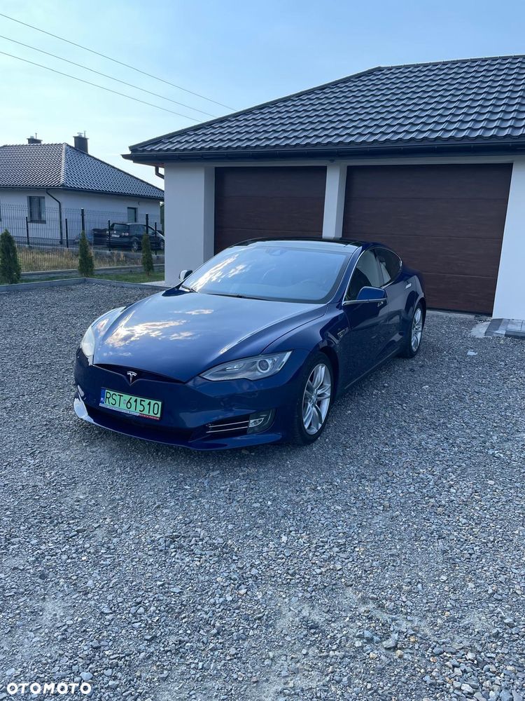 Tesla Model S - 5