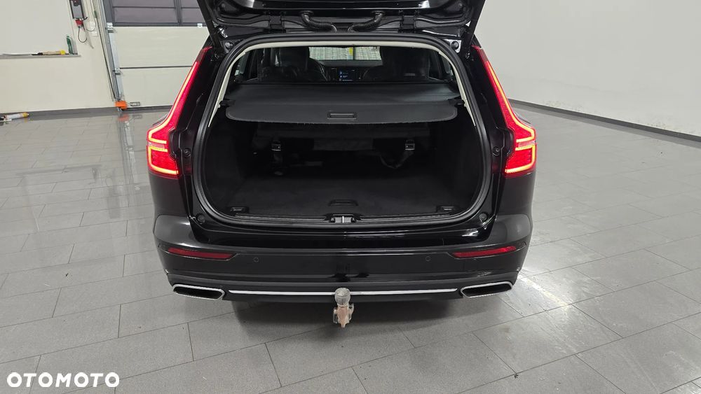 Volvo V60 D4 R-Design - 10
