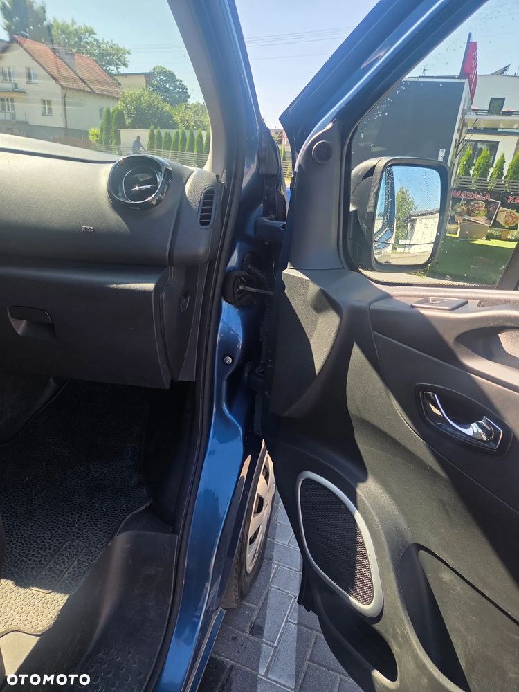Opel Vivaro - 10