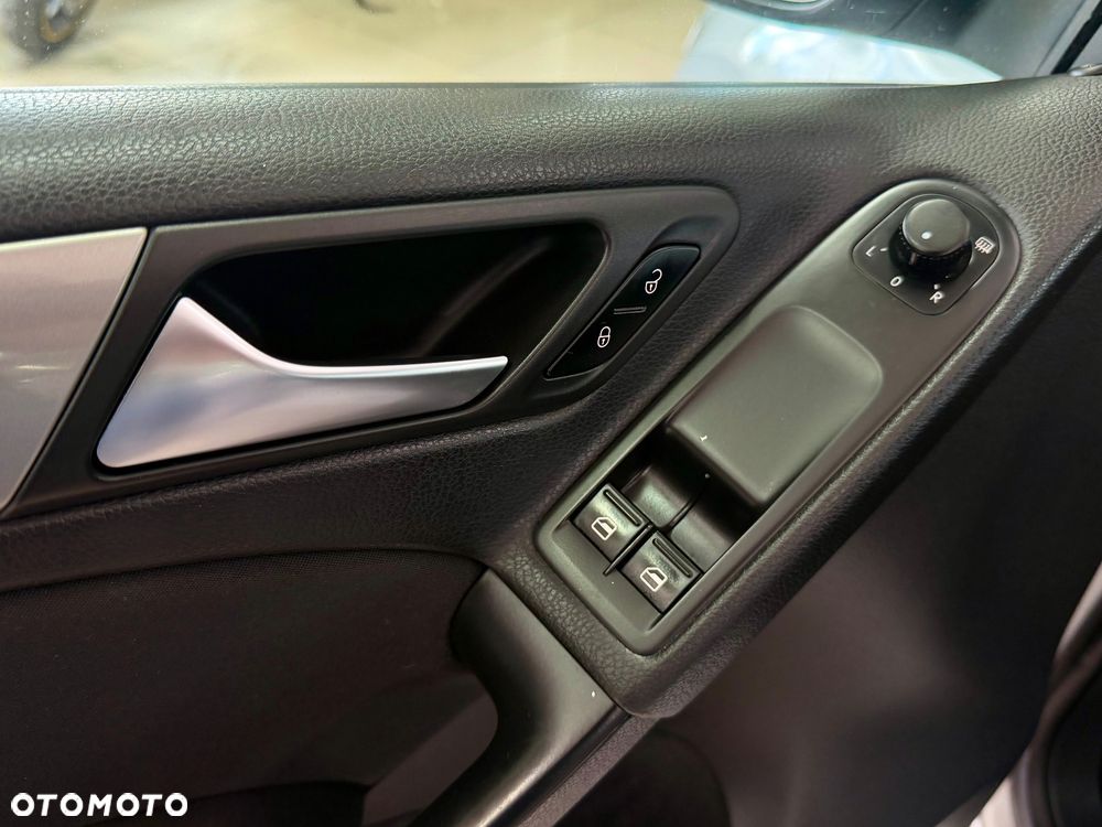 Volkswagen Golf - 10