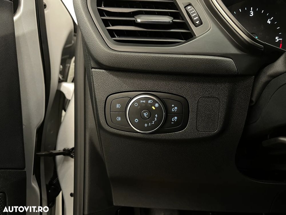 Ford Focus 1.5 EcoBlue Connected - 23