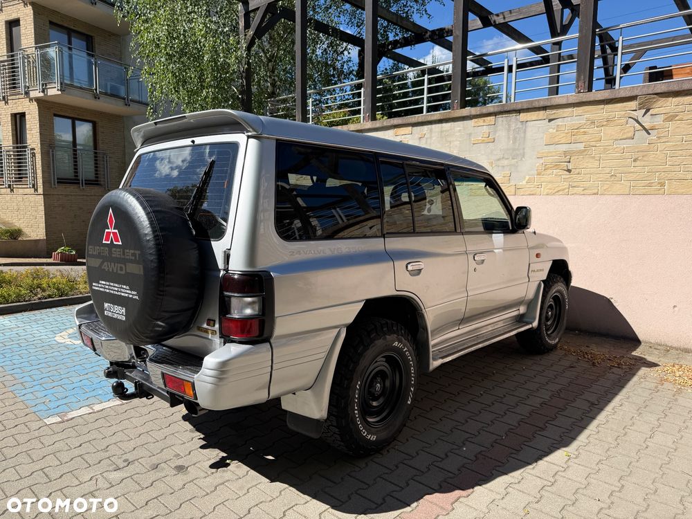 Mitsubishi Pajero 3.5 GLS - 13
