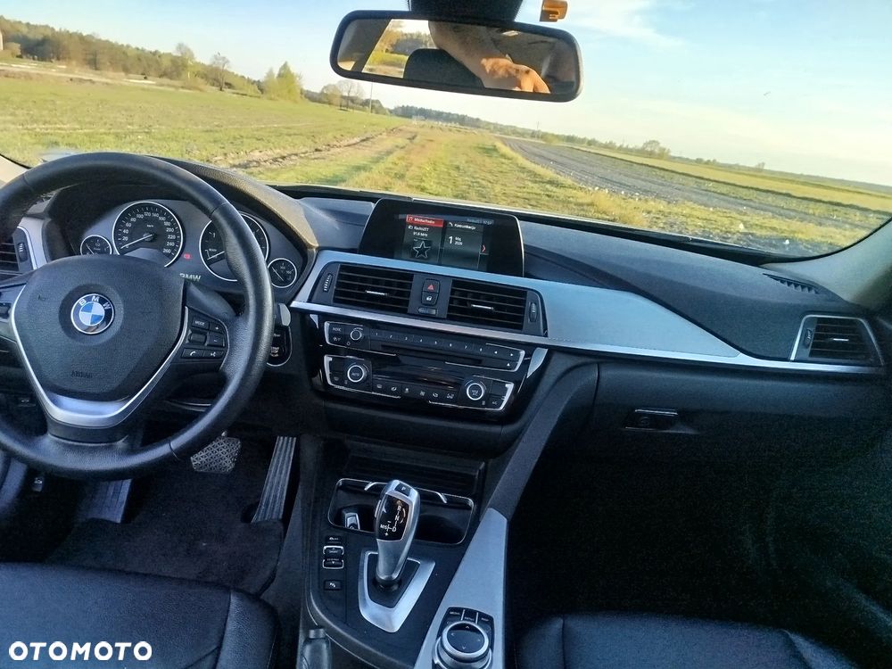 BMW Seria 3 320d Luxury Line - 15