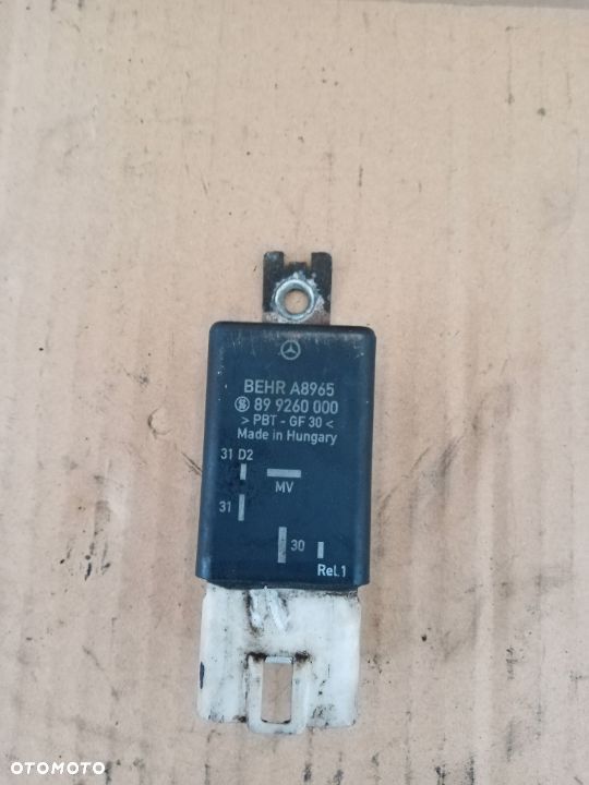Przekaźnik moduł pompy Mercedes Vito 639 A6398300084 - 1