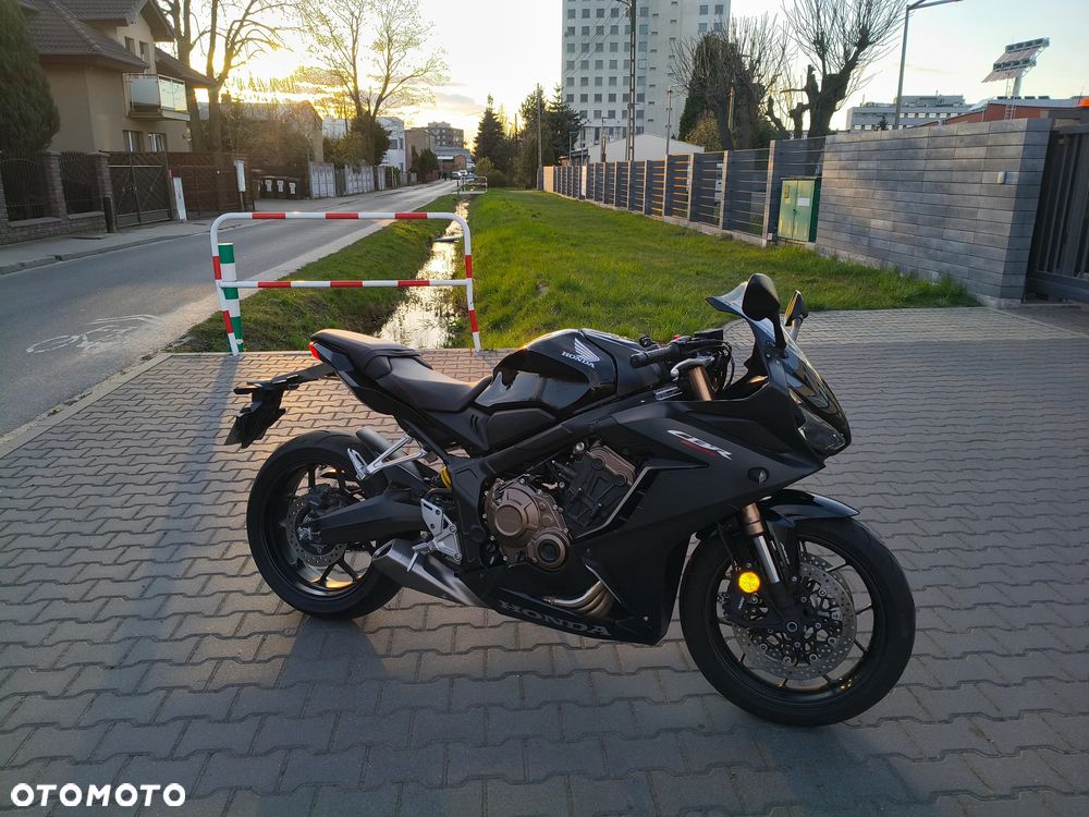 Honda CBR - 1