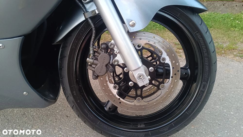 Suzuki GSX - 14