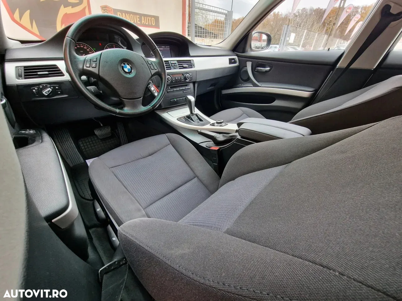 BMW Seria 3 318d DPF Touring Aut. - 15