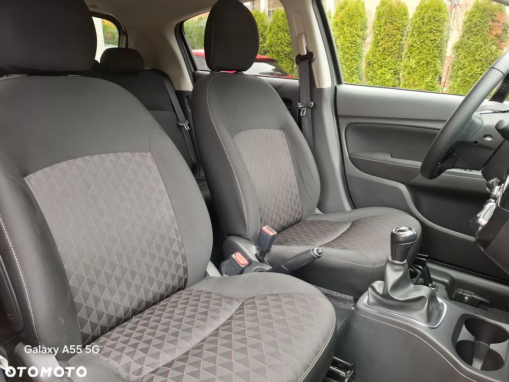 Mitsubishi Space Star - 25