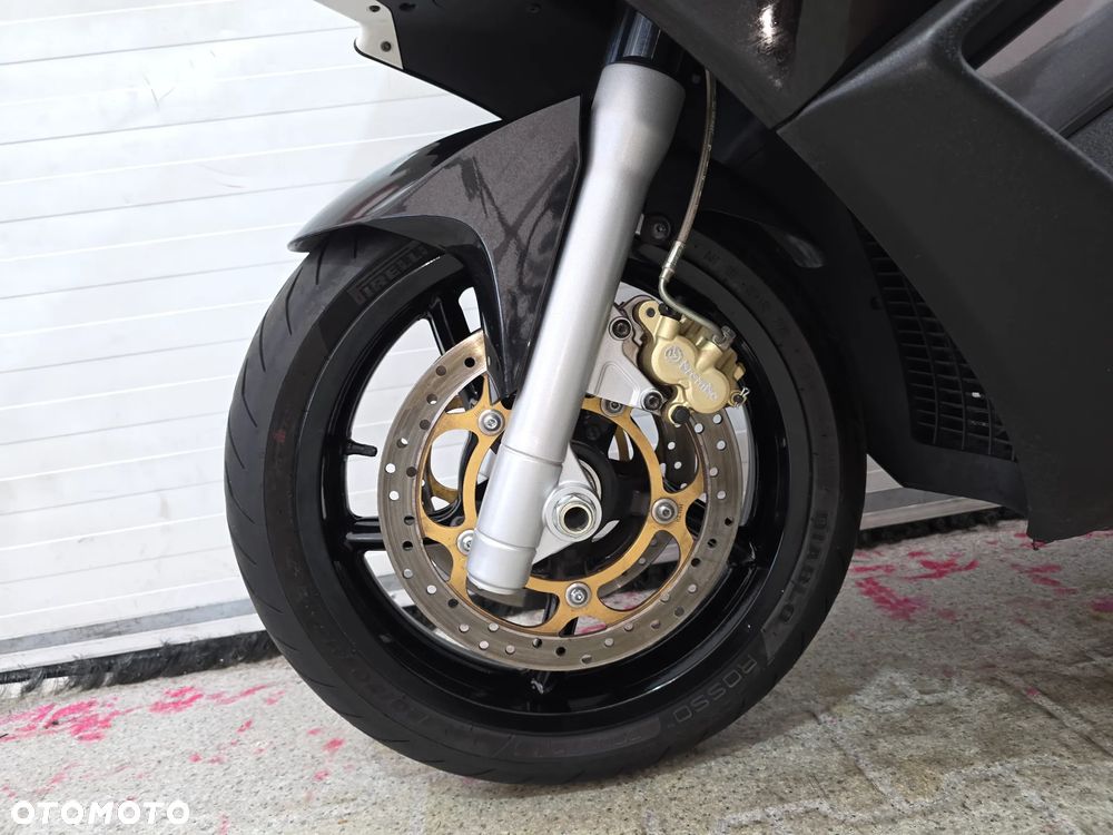 Aprilia SRV 850 - 13