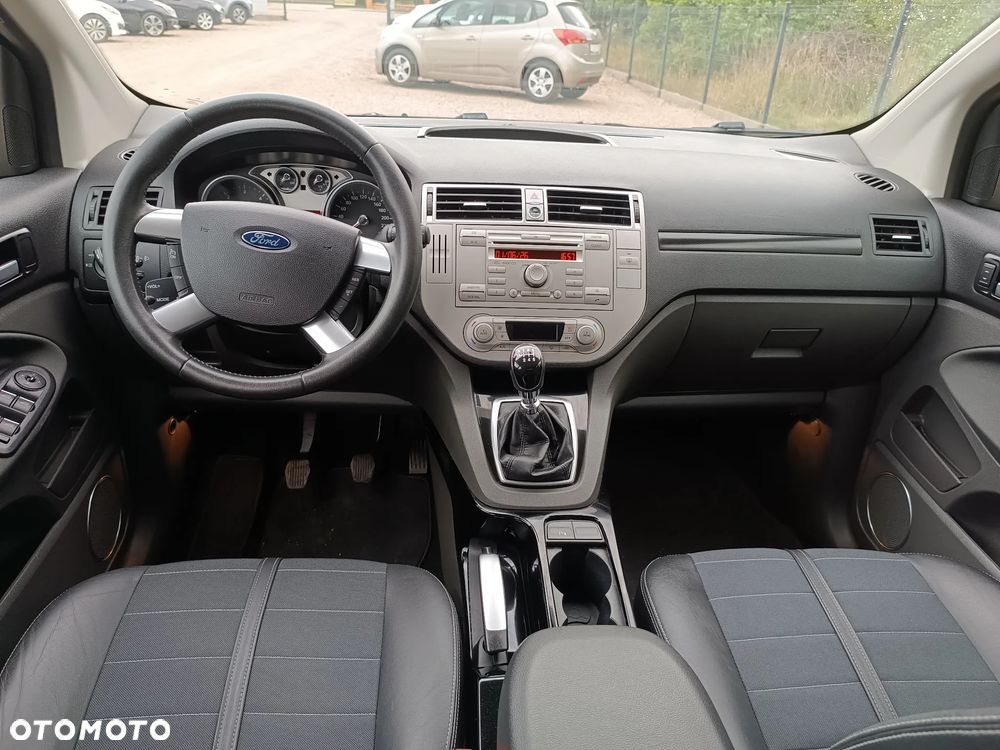Ford Kuga 2.0 TDCi 4x4 Titanium - 25