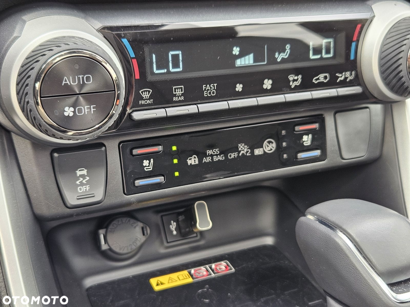 Toyota RAV4 - 24