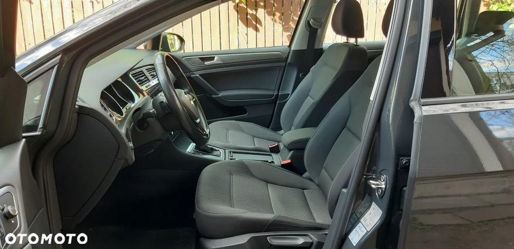 Volkswagen Golf - 11
