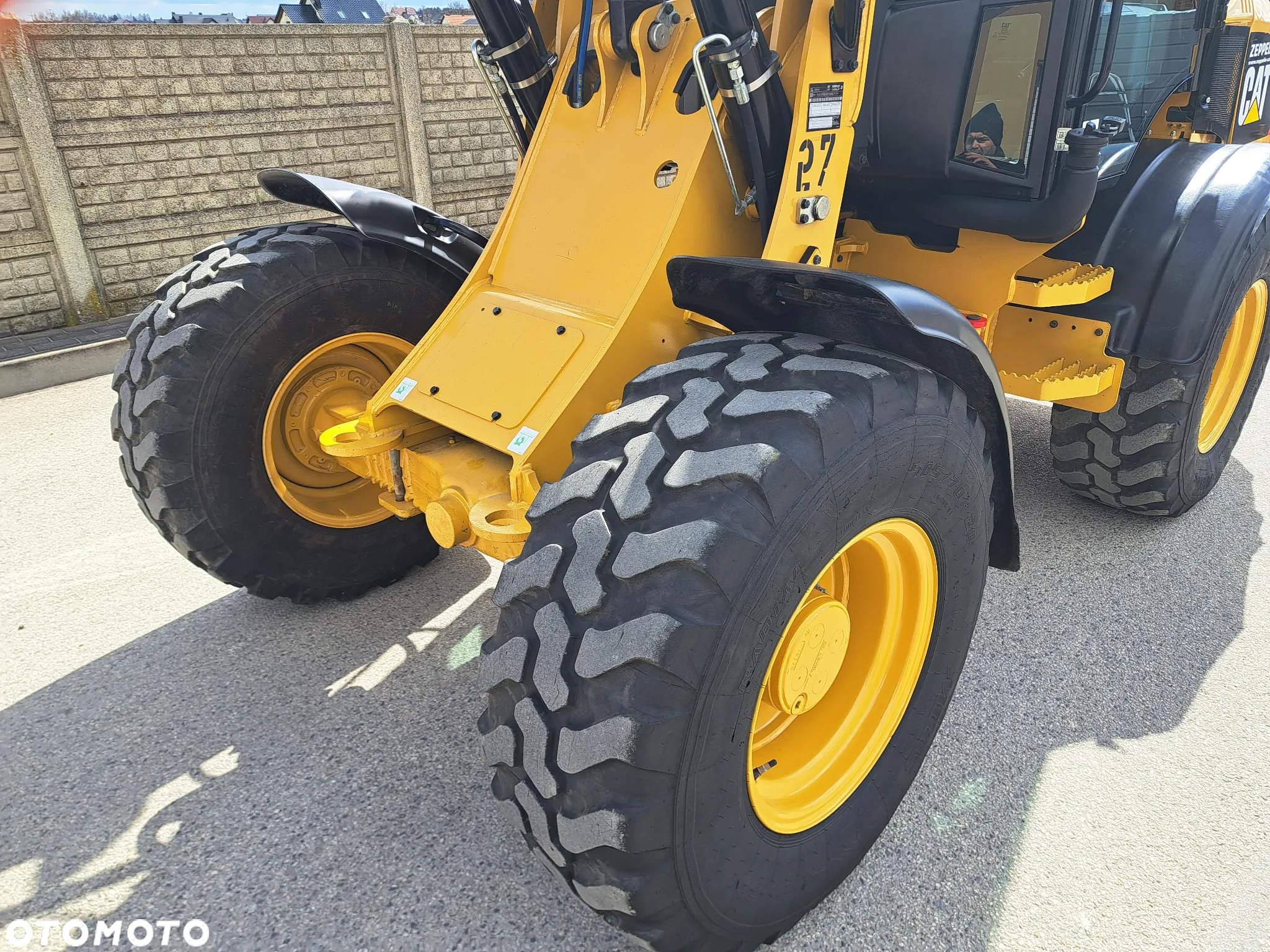 Caterpillar 908H2 - 11