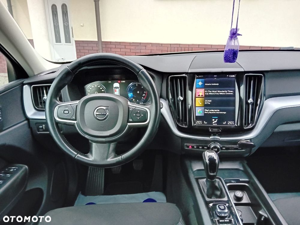 Volvo XC 60 D3 Momentum Pro - 28
