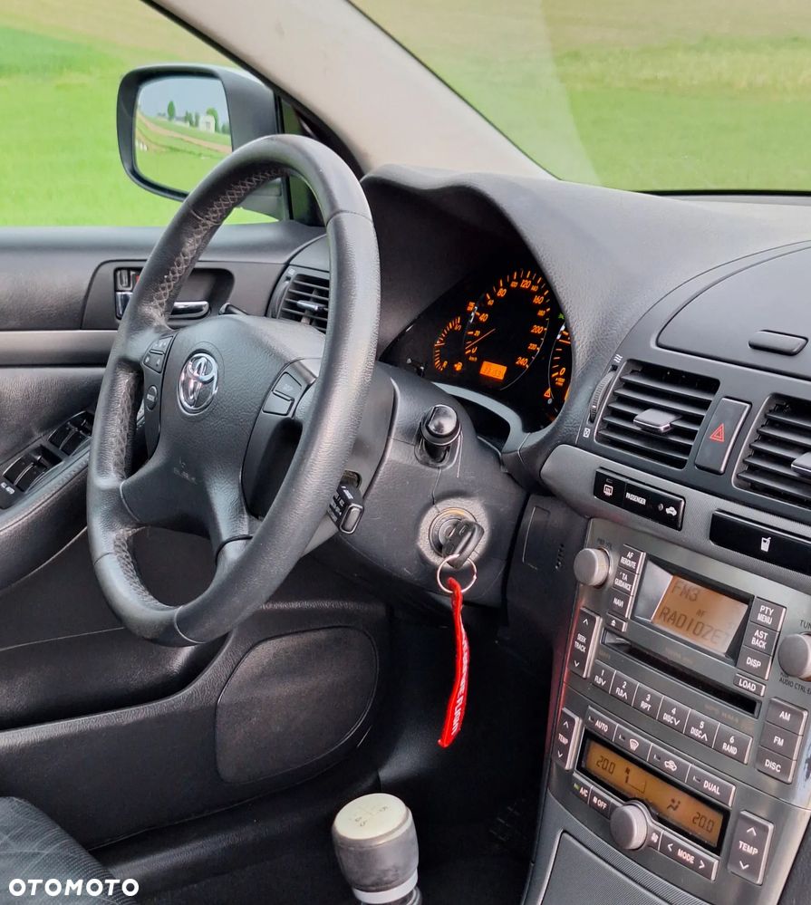 Toyota Avensis 2.2 D-4D Prestige - 32