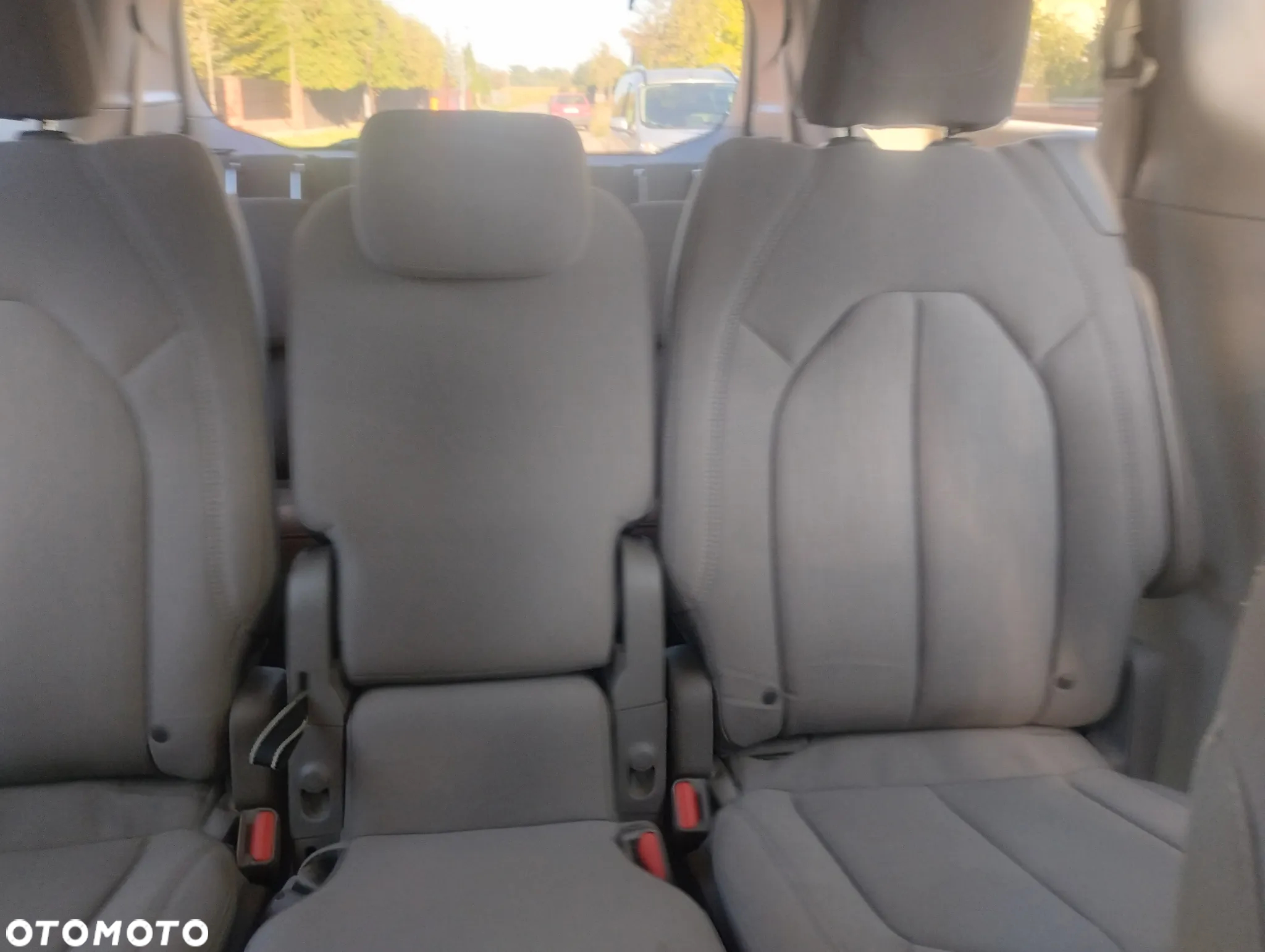 Chrysler Pacifica - 9