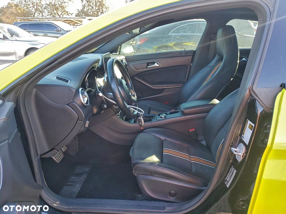 Mercedes-Benz CLA 250 4Matic 7G-DCT Orange Art Edition - 8