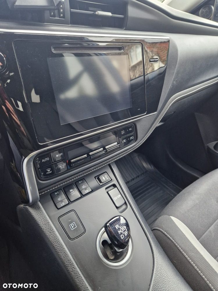 Toyota Auris - 12