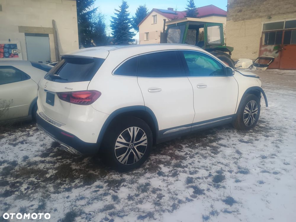 Mercedes-Benz GLA 250 4Matic 8G-DCT Style - 4