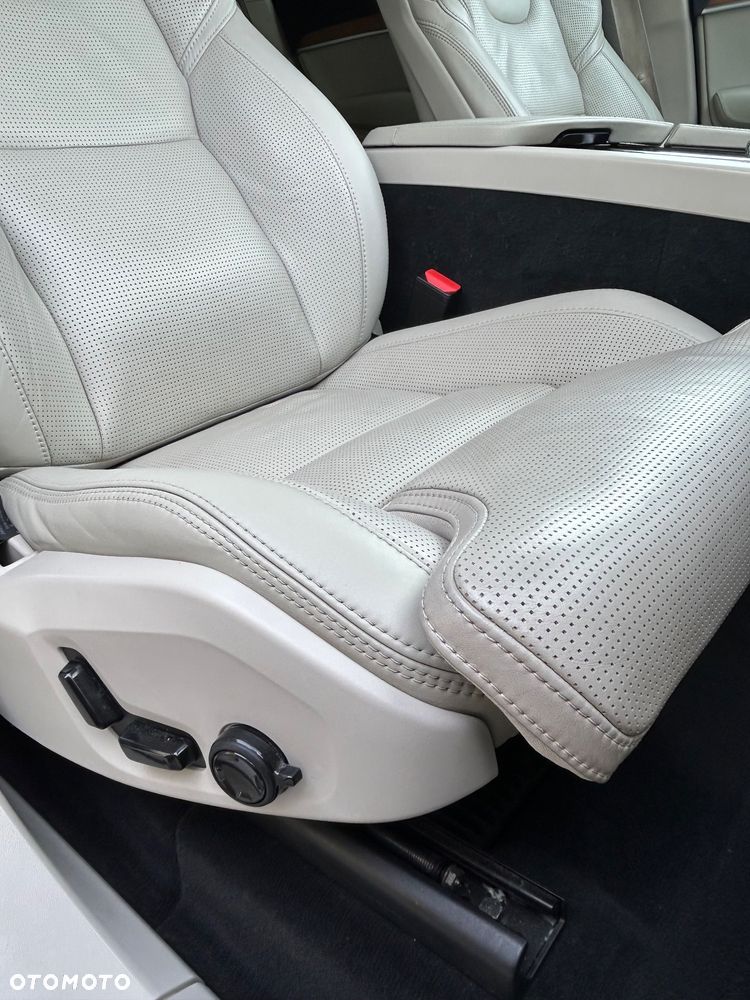 Volvo XC 90 - 9