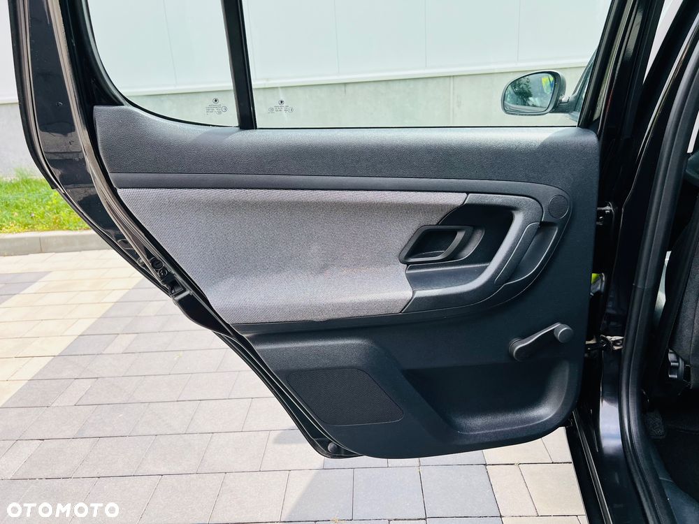 Skoda Fabia 1.2 HTP COOL EDITION - 24