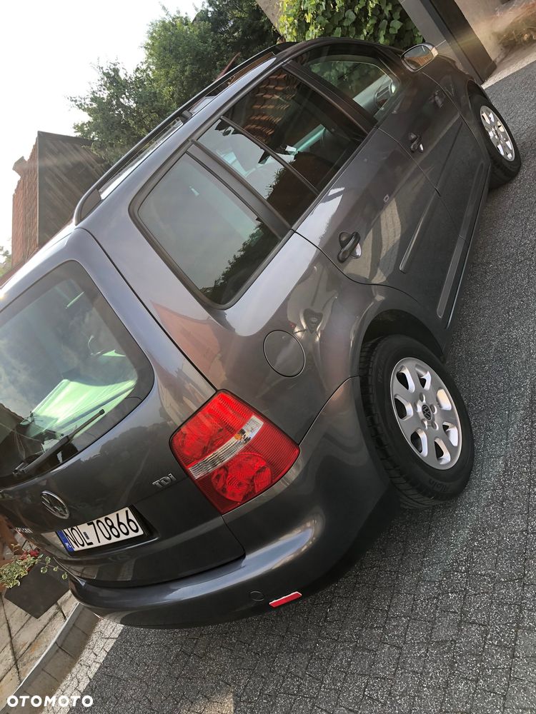 Volkswagen Touran 1.9 TDI DPF Conceptline - 6