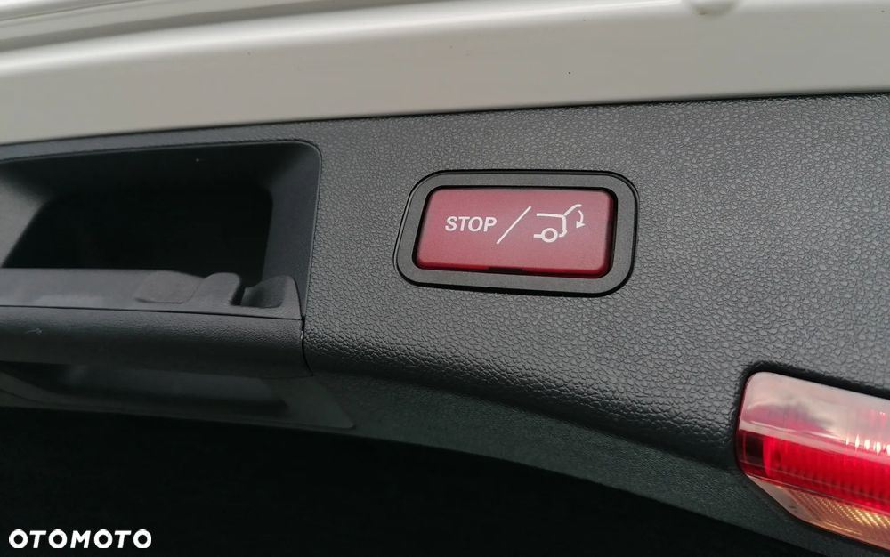 Mercedes-Benz Klasa E 200 T CDI DPF BlueEFFICIENCY 7G-TRONIC - 35