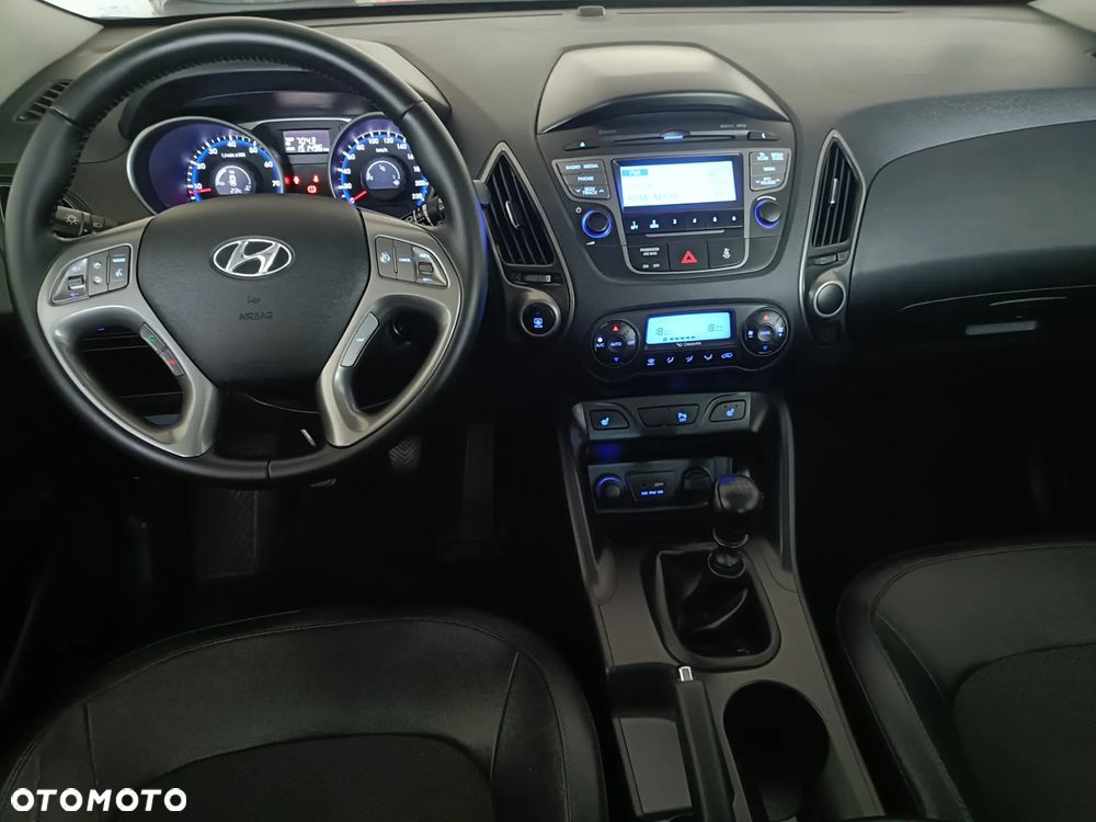 Hyundai ix35 1.6 2WD blue Trend - 15