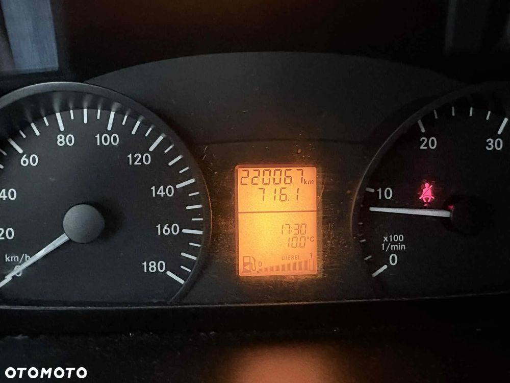 Mercedes-Benz Sprinter - 9