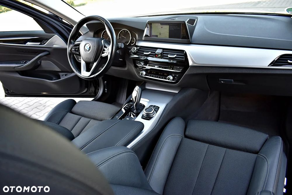 BMW Seria 5 520i - 7