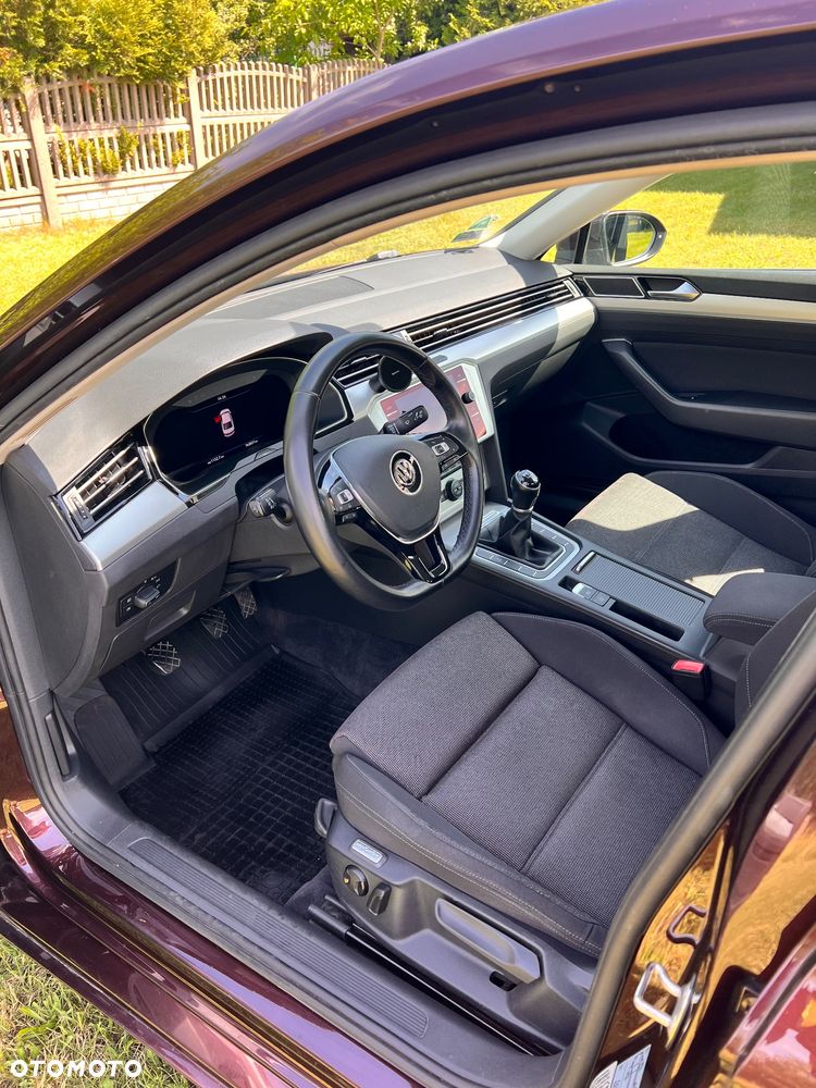Volkswagen Passat 2.0 TDI SCR Comfortline - 5