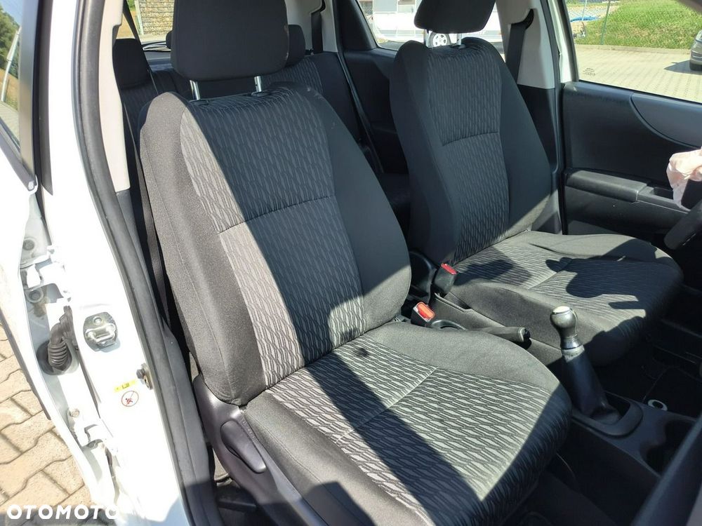 Toyota Yaris - 15
