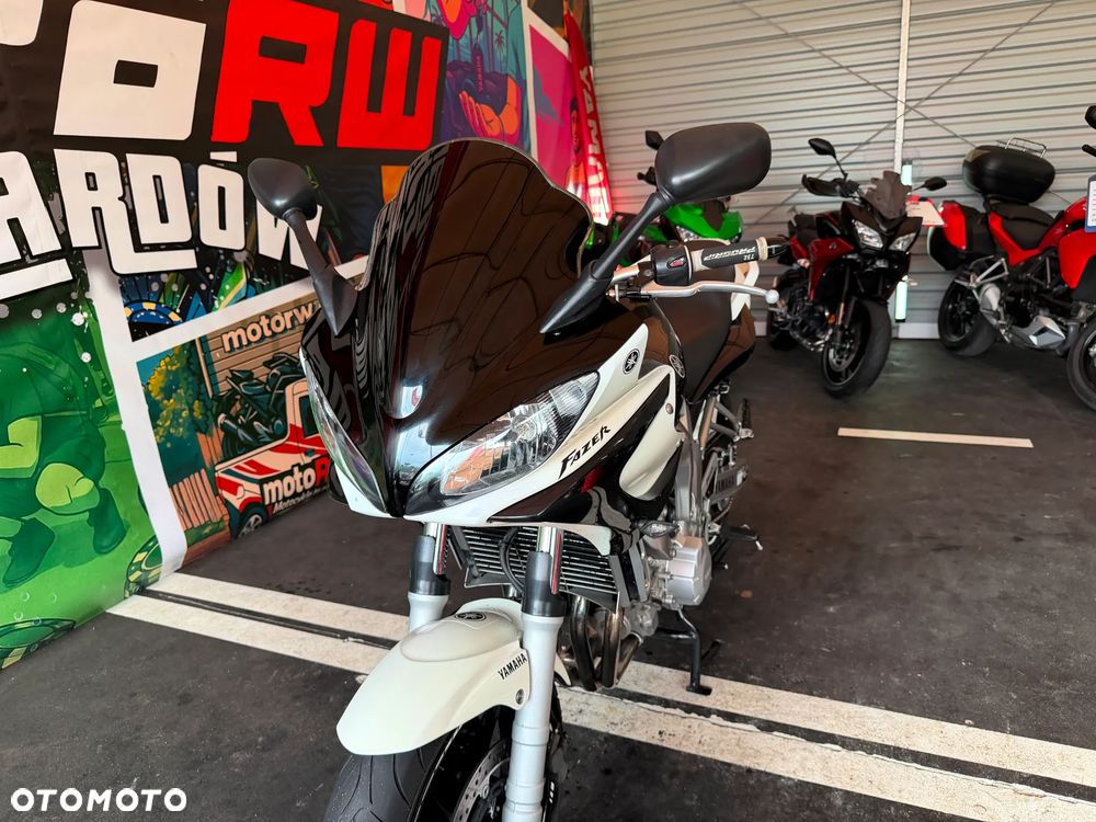 Yamaha FZ - 18